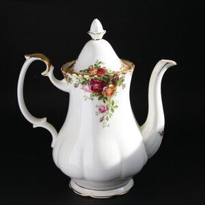 Vintage Old Country Roses Royal Albert Bone China coffee pot
